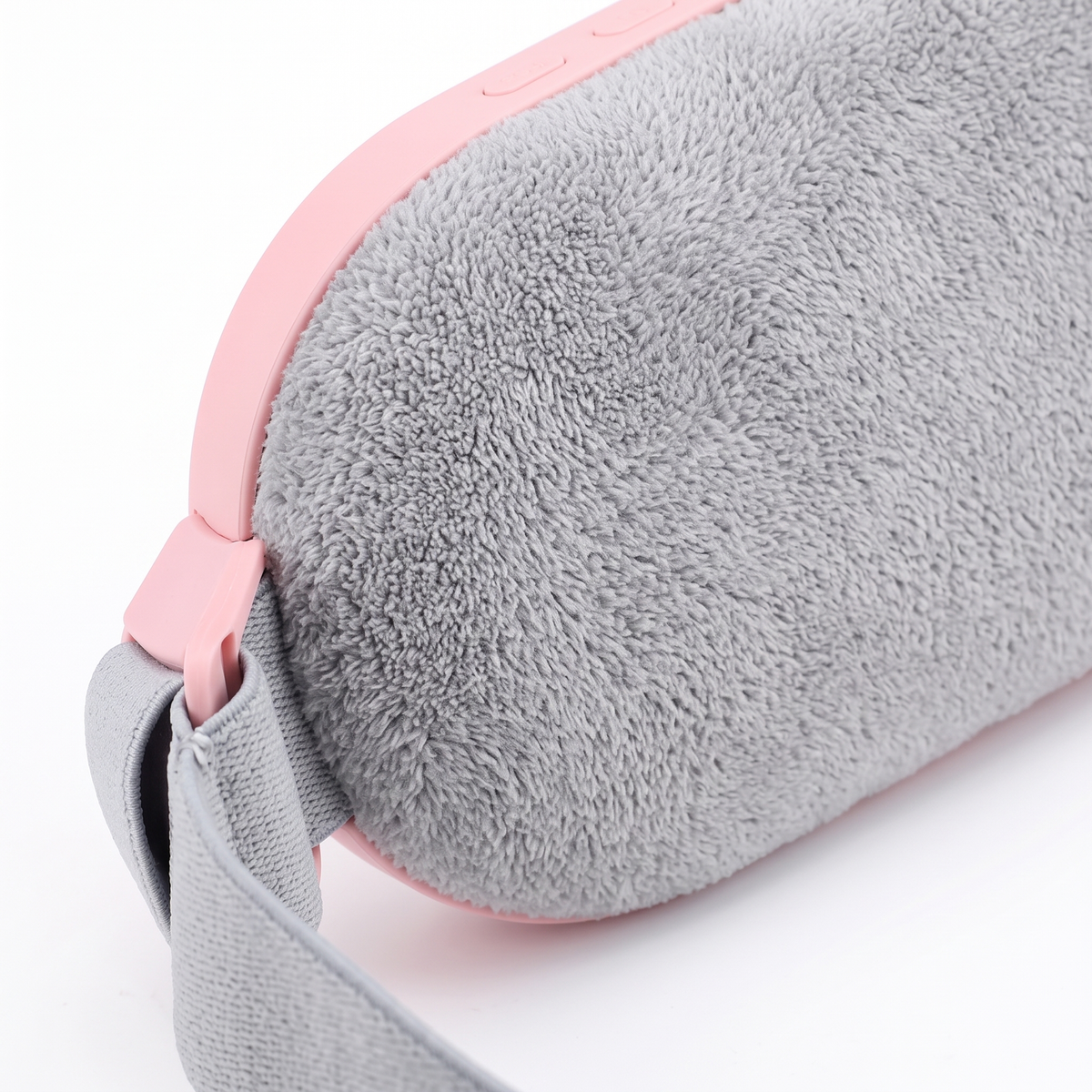 Close-up of the soft grey fleece back of the Kalmi belt